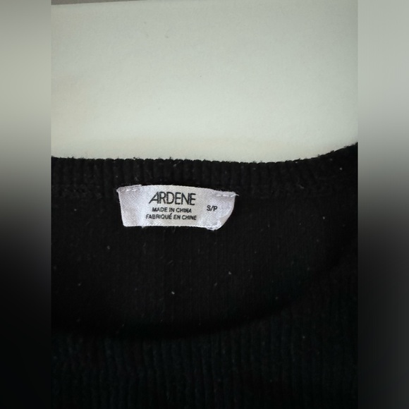 ARDENE CROPPED LONG SLEEVE TSHIRT RIBBED BLACK SIZE SMALL - Picture 3 of 4
